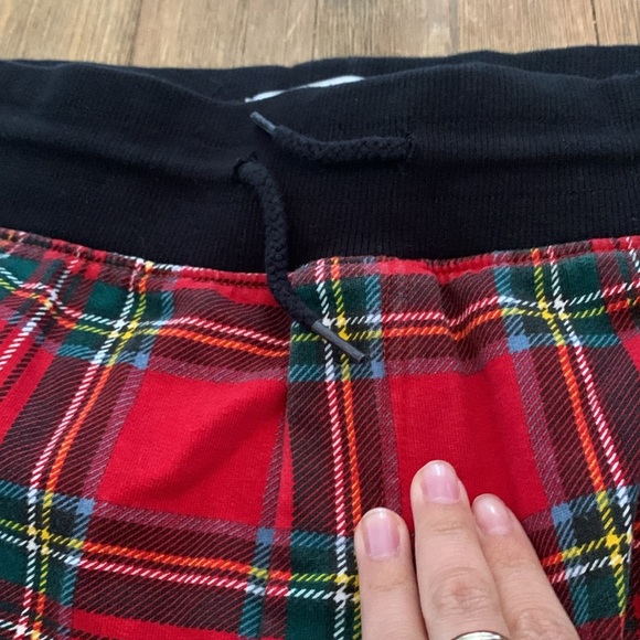 Red Plaid Knit Jogger Pant - Picture 4 of 9